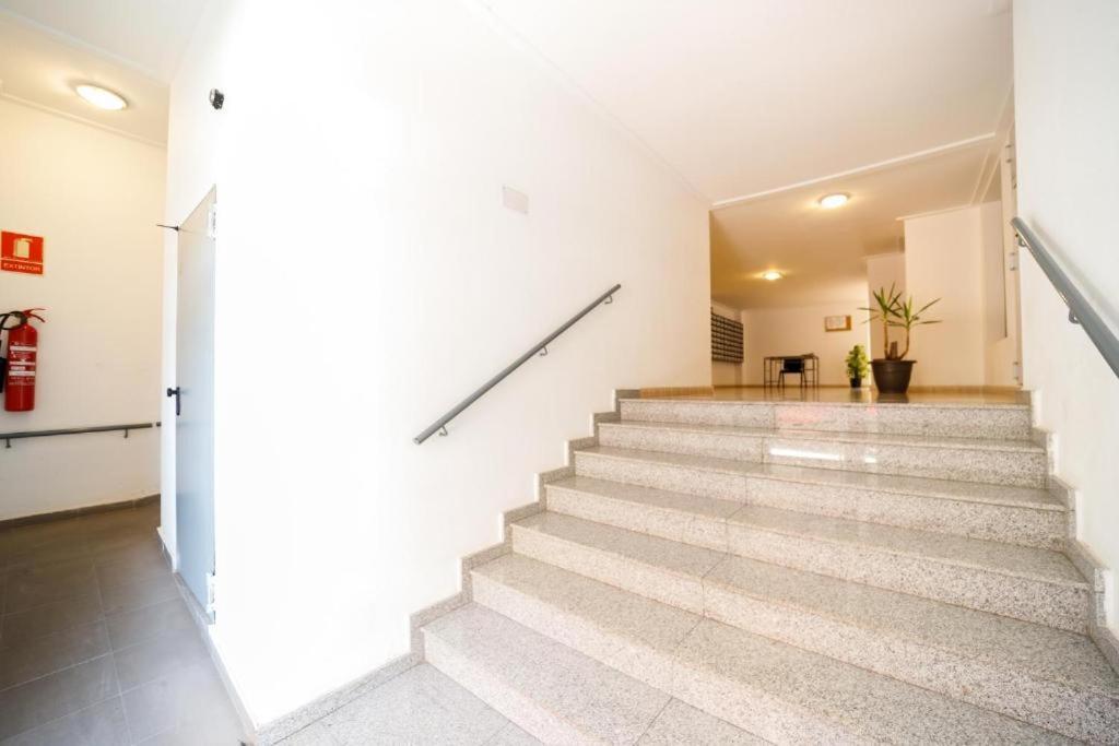 Schoene Wohnung Mit Pool , Wi-Fi Und Privat Garage Торевьиа Экстерьер фото