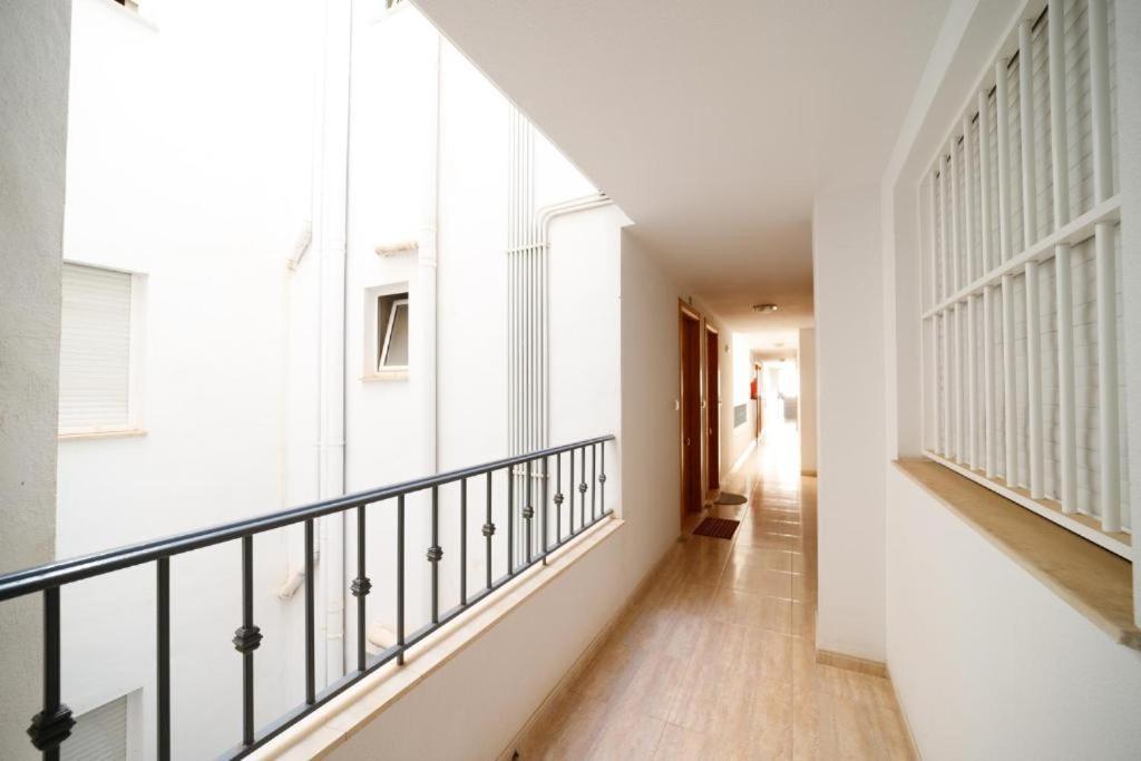 Schoene Wohnung Mit Pool , Wi-Fi Und Privat Garage Торевьиа Экстерьер фото