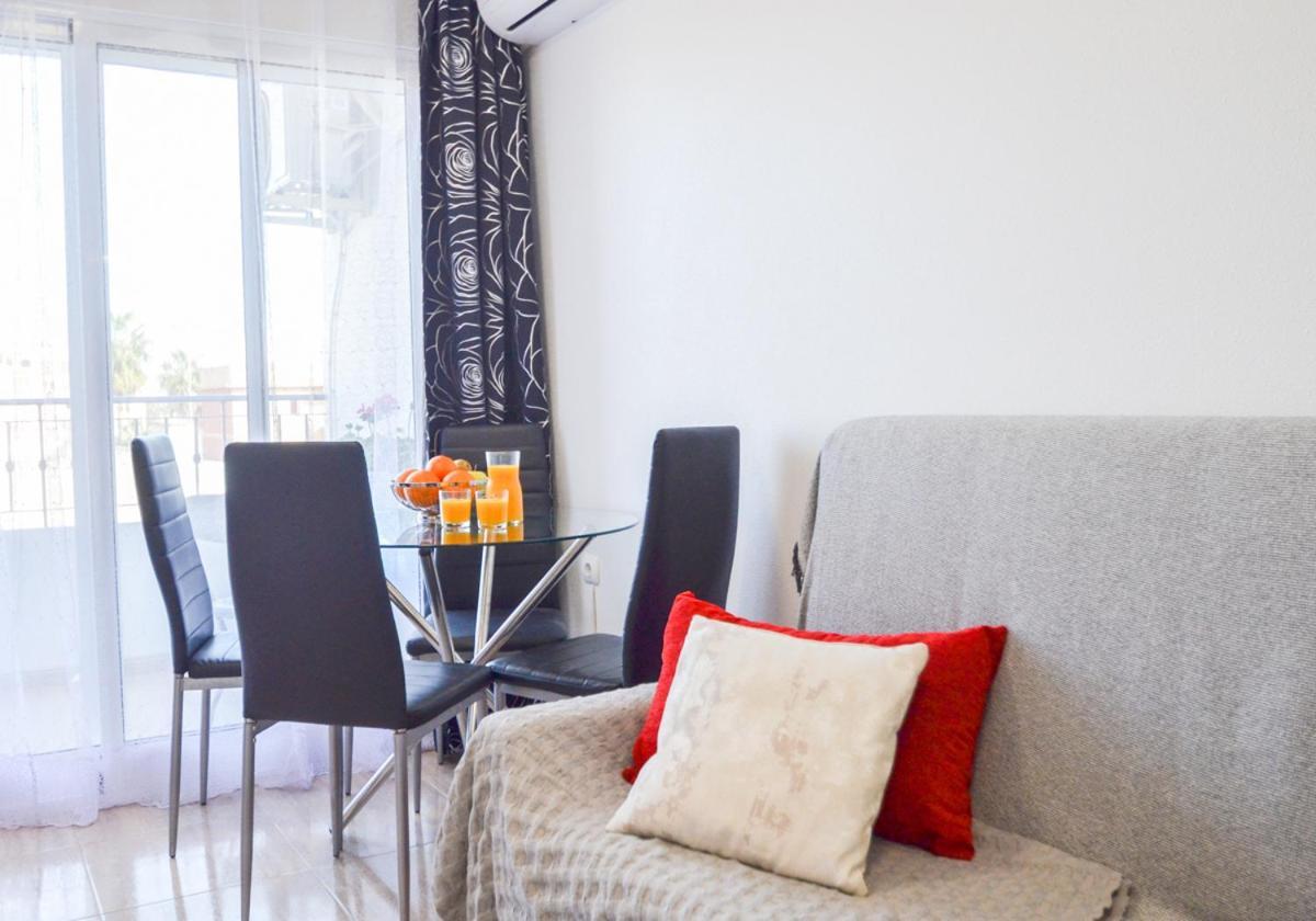 Schoene Wohnung Mit Pool , Wi-Fi Und Privat Garage Торевьиа Экстерьер фото