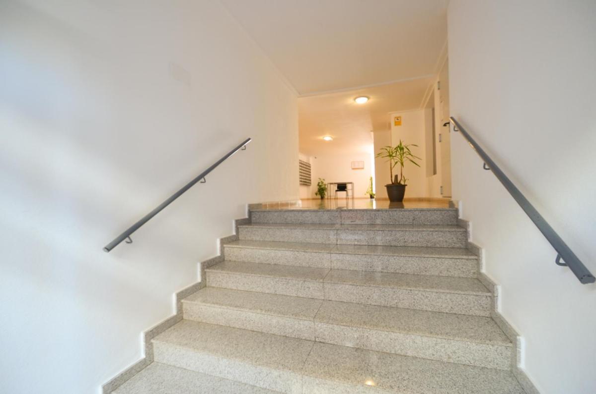 Schoene Wohnung Mit Pool , Wi-Fi Und Privat Garage Торевьиа Экстерьер фото