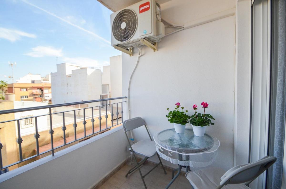 Schoene Wohnung Mit Pool , Wi-Fi Und Privat Garage Торевьиа Экстерьер фото
