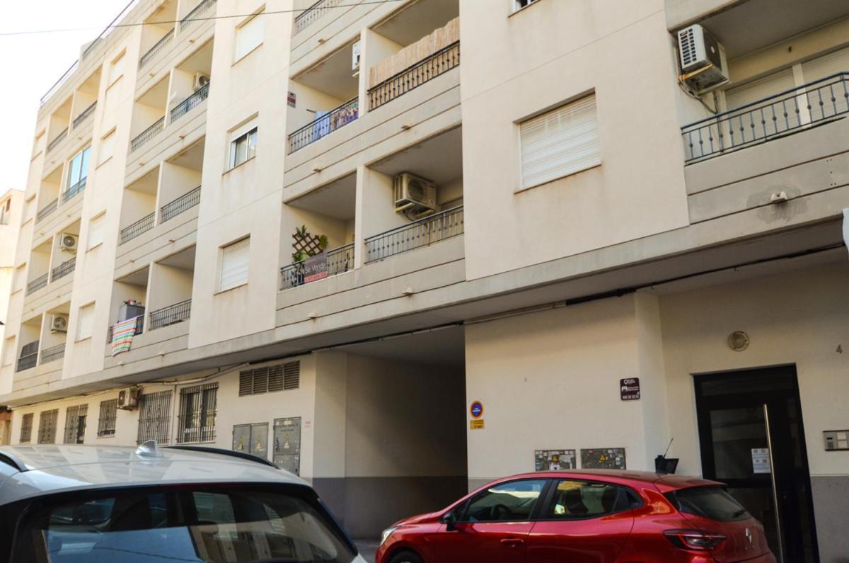 Schoene Wohnung Mit Pool , Wi-Fi Und Privat Garage Торевьиа Экстерьер фото